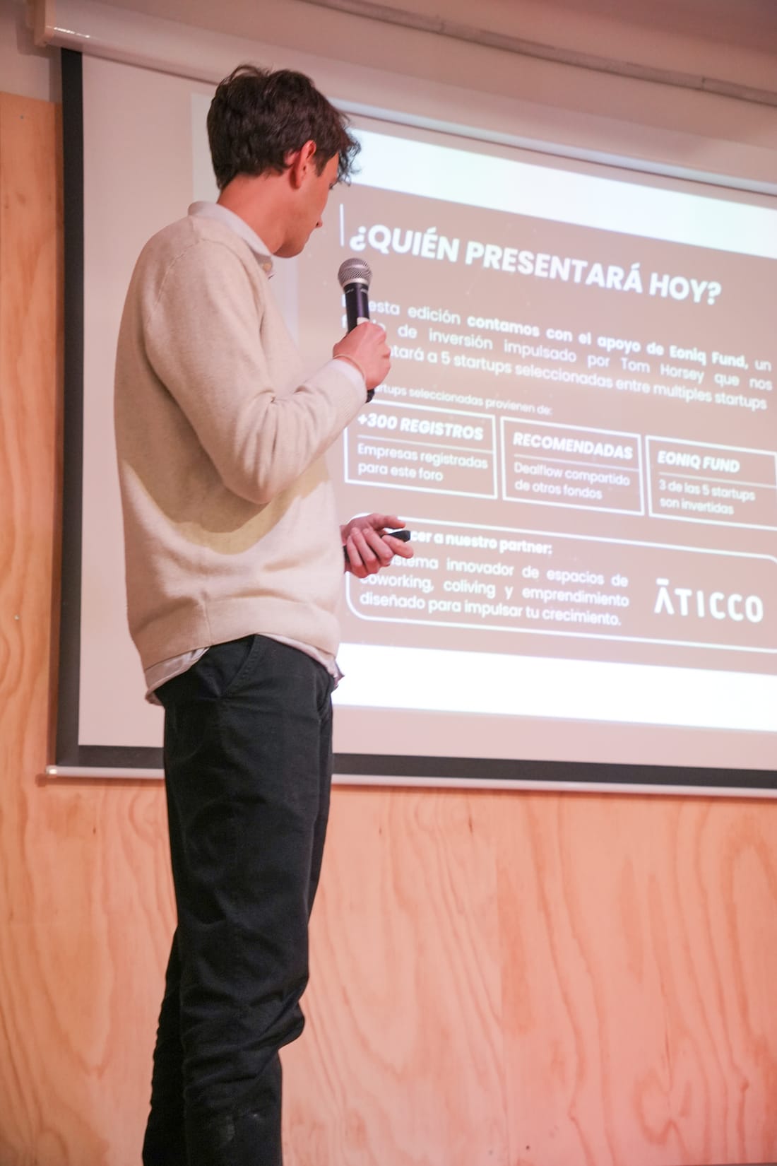 Founders acompañados por Nexen Capital durante un foro de inversión